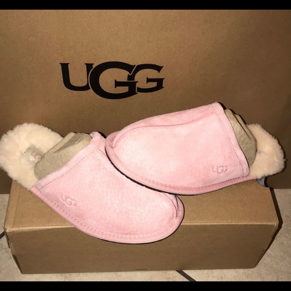 Ugg slippers size 7